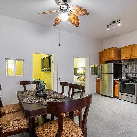 2 Br/ 1 Ba Home, Sleeps 10, 1 Min Walk To Rosarito Beach Exterior foto